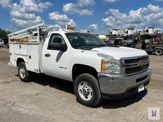 Image of Chevrolet 2500HD equipment image 3