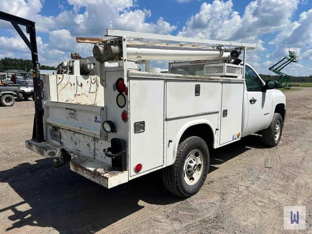 Image of Chevrolet 2500HD equipment image 4