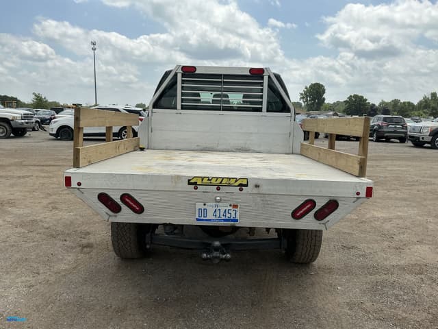 Image of Ford F-350 equipment image 3