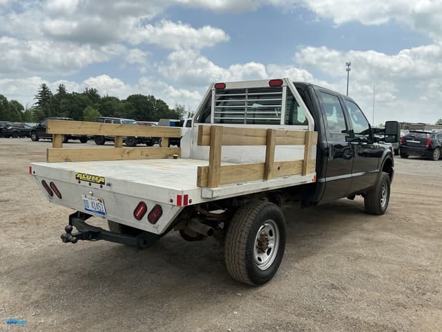 Image of Ford F-350 equipment image 4