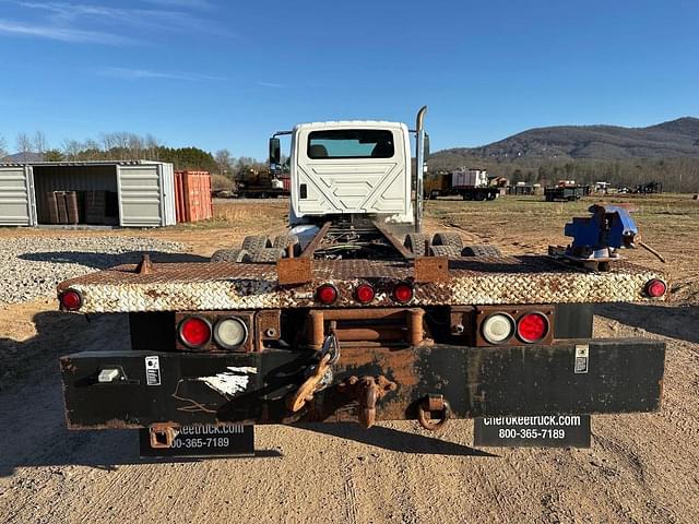 Image of International Workstar 7400 equipment image 3
