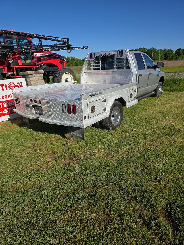Image of Dodge Ram 3500 equipment image 4