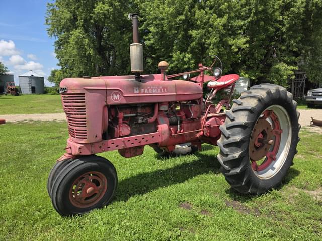 Image of Farmall M equipment image 1