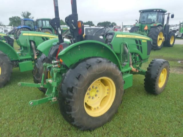 Image of John Deere 5045E equipment image 2