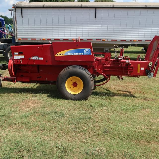 Image of New Holland BC5070 equipment image 3