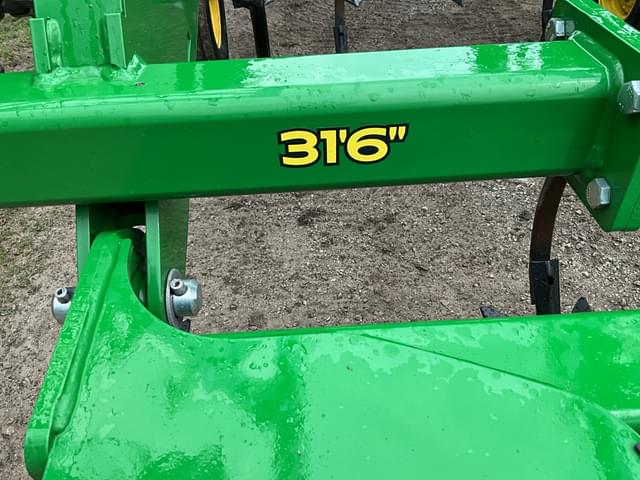 Image of John Deere 2230 equipment image 3
