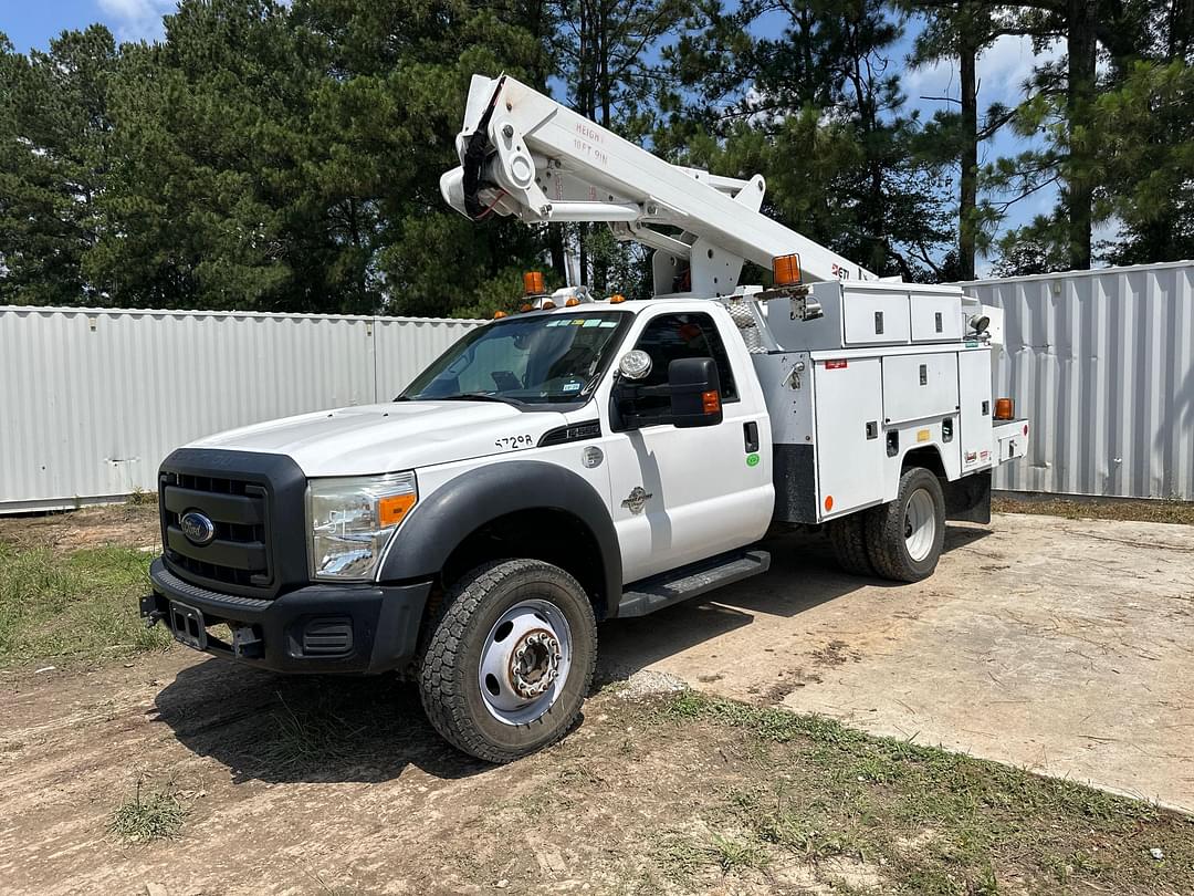 Image of Ford F-550 Primary image