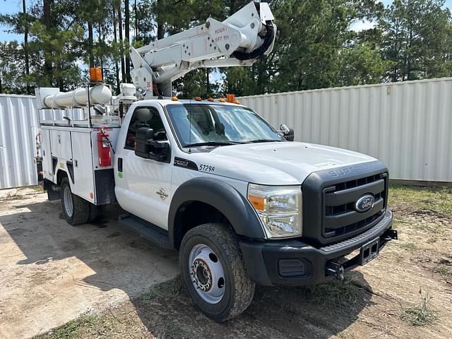 Image of Ford F-550 equipment image 2