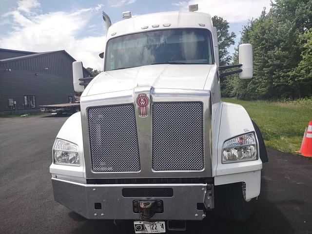 Image of Kenworth T880 equipment image 1