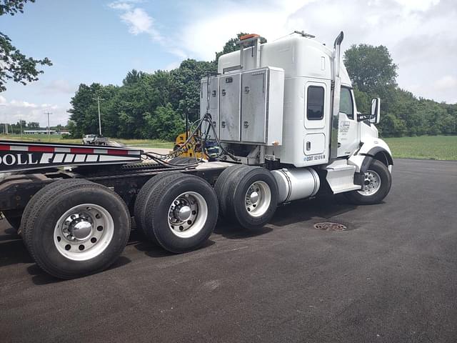 Image of Kenworth T880 equipment image 4