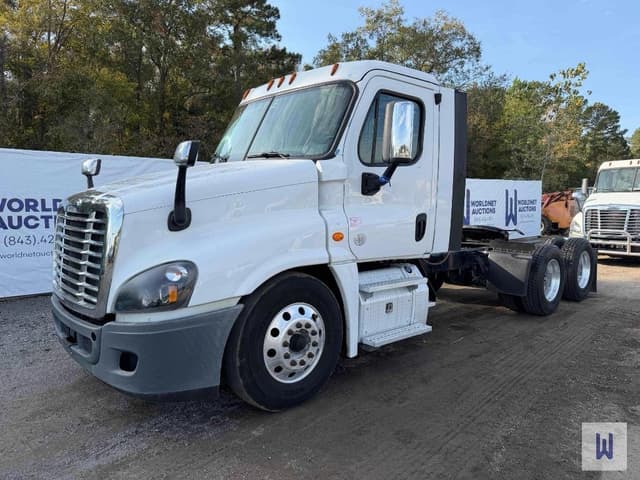 Image of Freightliner Cascadia 125 equipment image 1