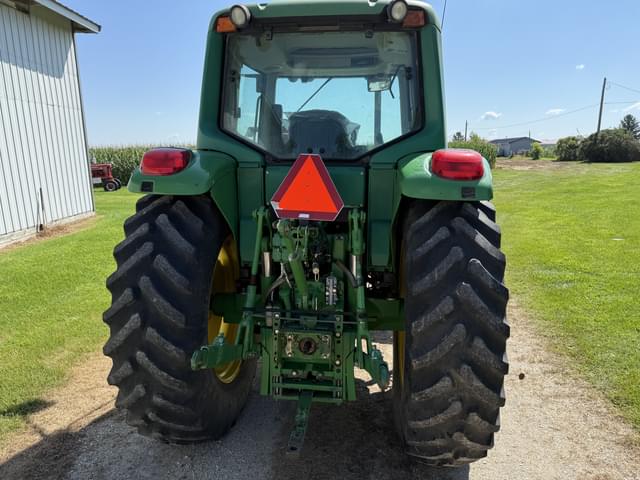 Image of John Deere 6420 equipment image 2