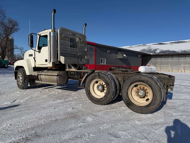 Image of Mack CHN613 equipment image 2