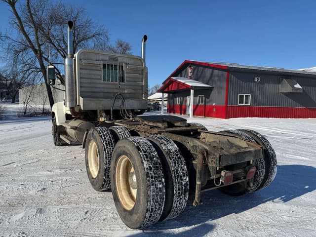 Image of Mack CHN613 equipment image 3