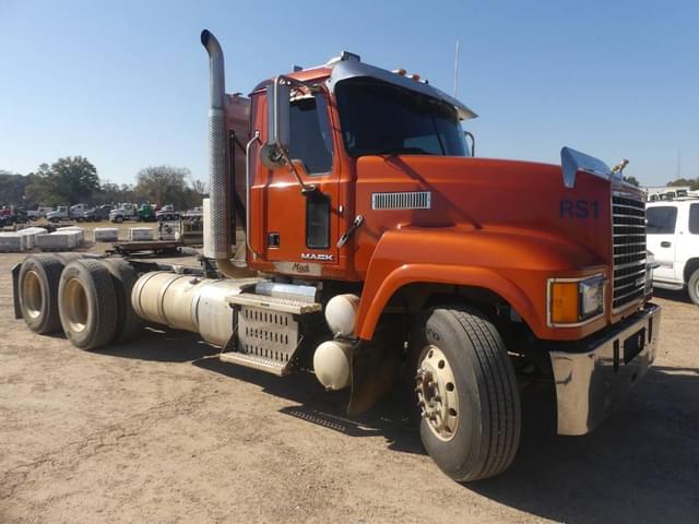 Image of Mack CHU613 equipment image 1