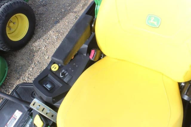 Image of John Deere Z515E equipment image 4