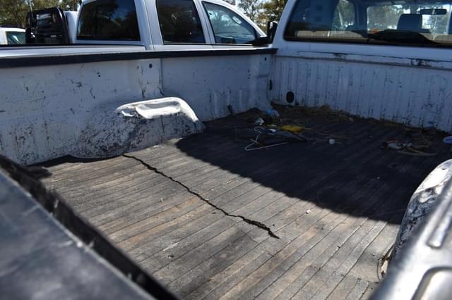 Image of Ford F-250 equipment image 3