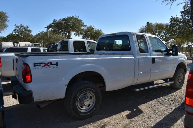 Image of Ford F-250 equipment image 2