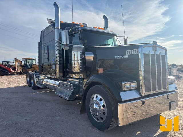 Image of Kenworth W900 equipment image 2