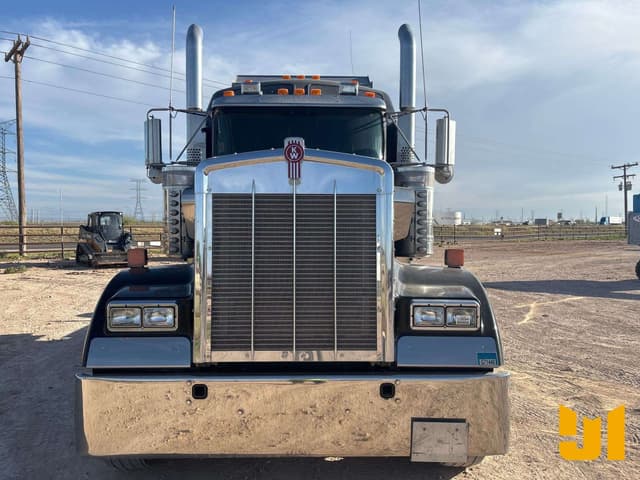 Image of Kenworth W900 equipment image 1