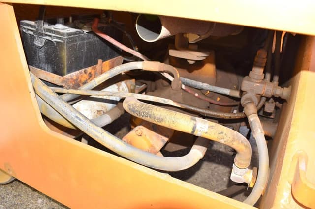 Image of LeeBoy 400 equipment image 3