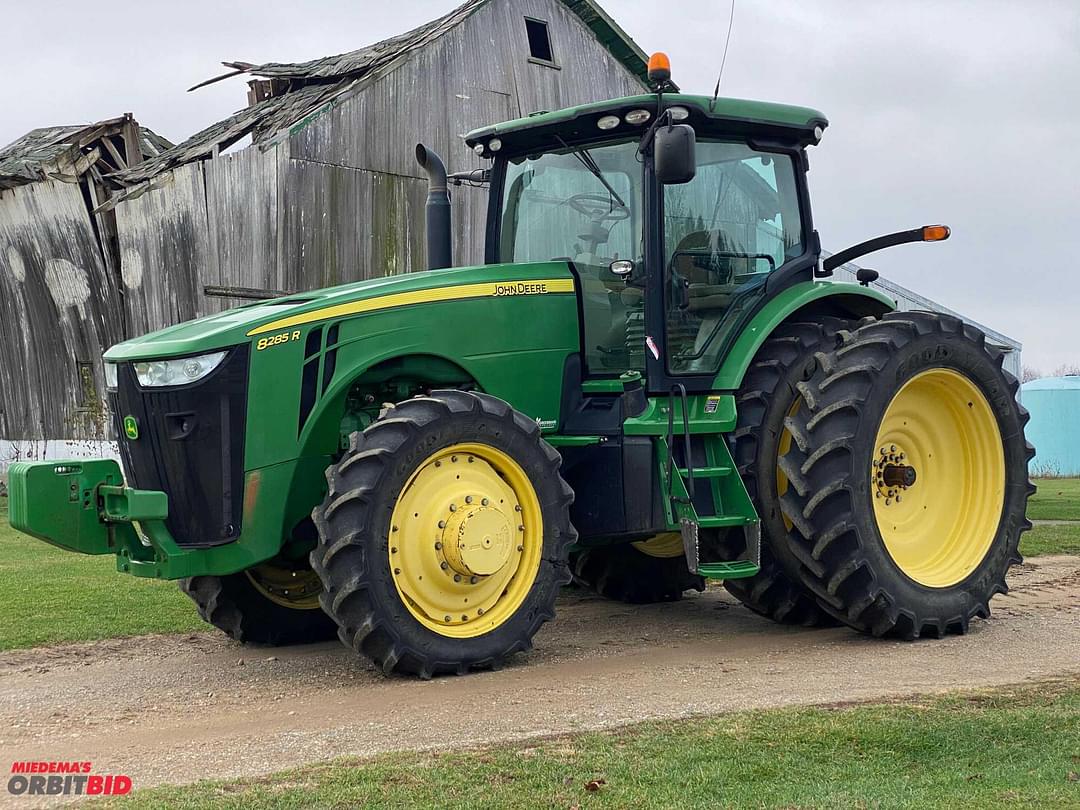 Image of John Deere 8285R Primary image