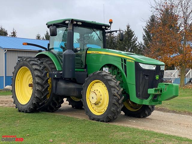 Image of John Deere 8285R equipment image 2