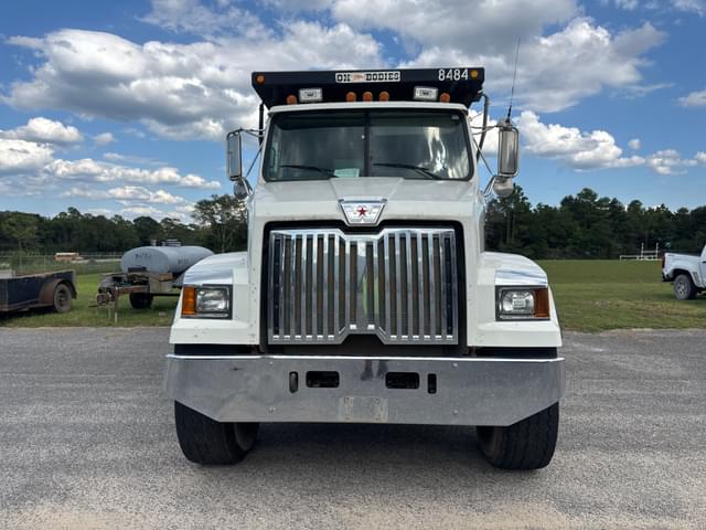 Image of Western Star 4700 equipment image 1