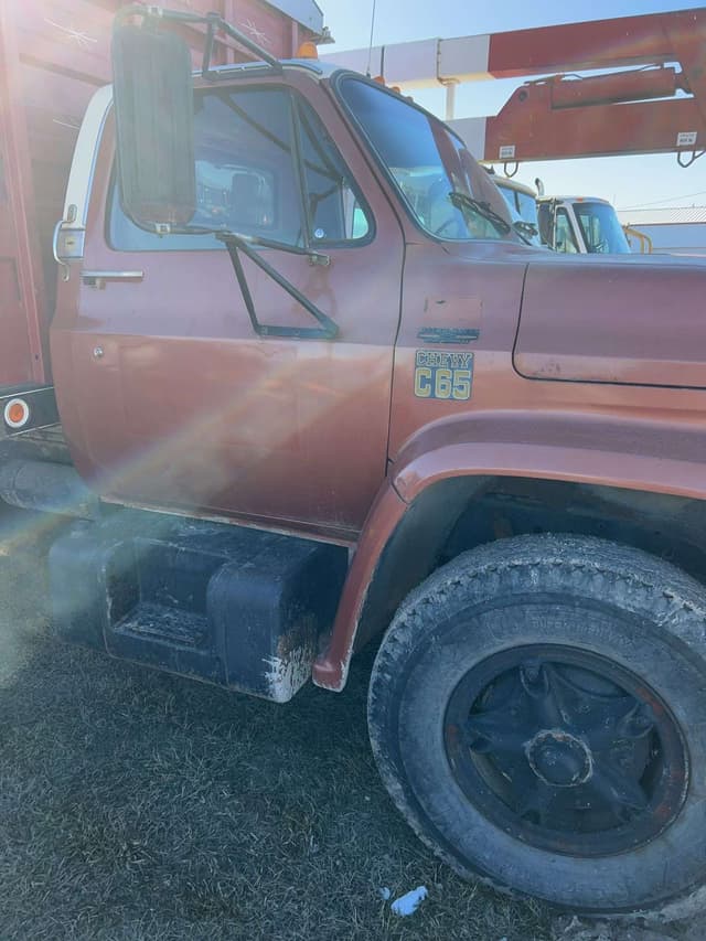 Image of Chevrolet C65 equipment image 2