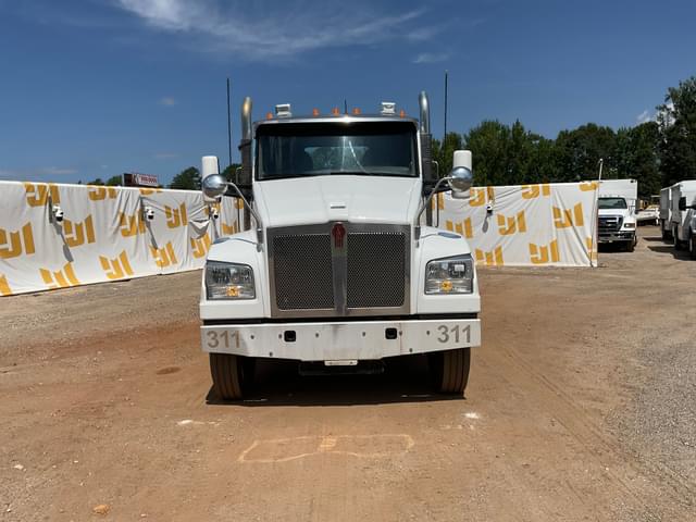 Image of Kenworth T880 equipment image 1