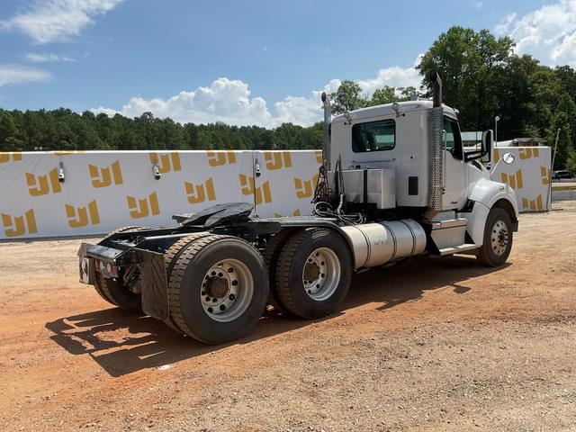 Image of Kenworth T880 equipment image 4