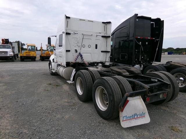 Image of International ProStar Plus 122 equipment image 1