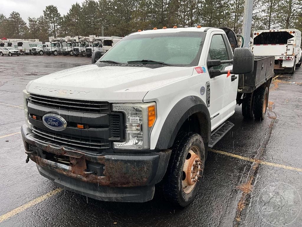 2017 Ford F-550 Equipment Image0