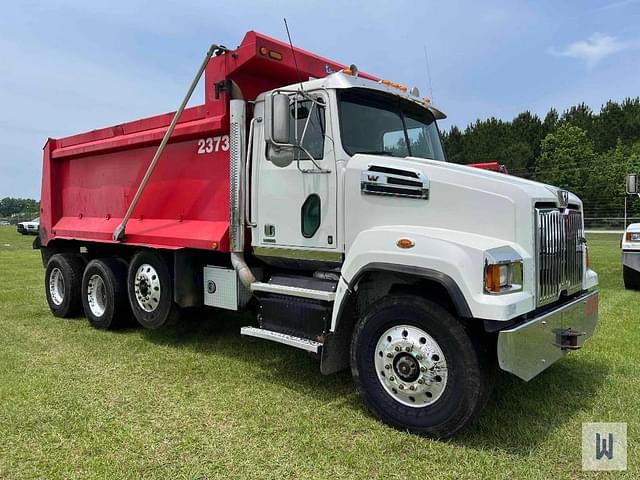 Image of Western Star 4700SF equipment image 2