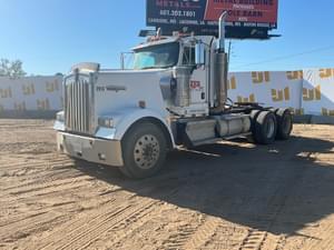 2007 Kenworth W900 Image