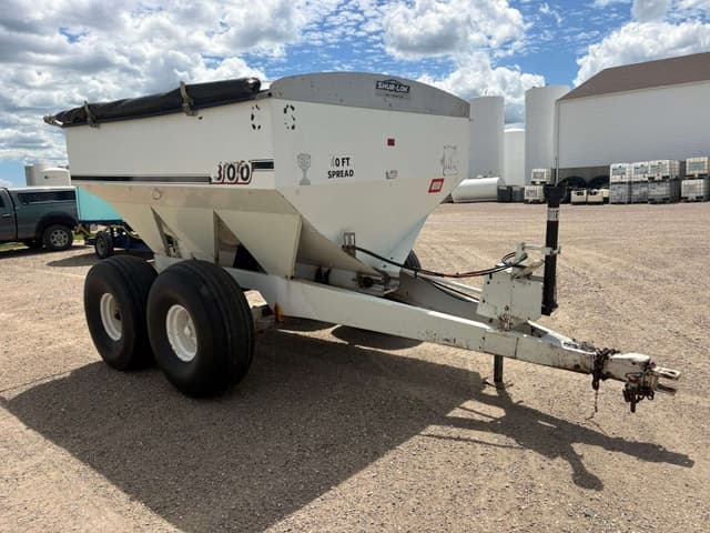 Image of Willmar 800 equipment image 1