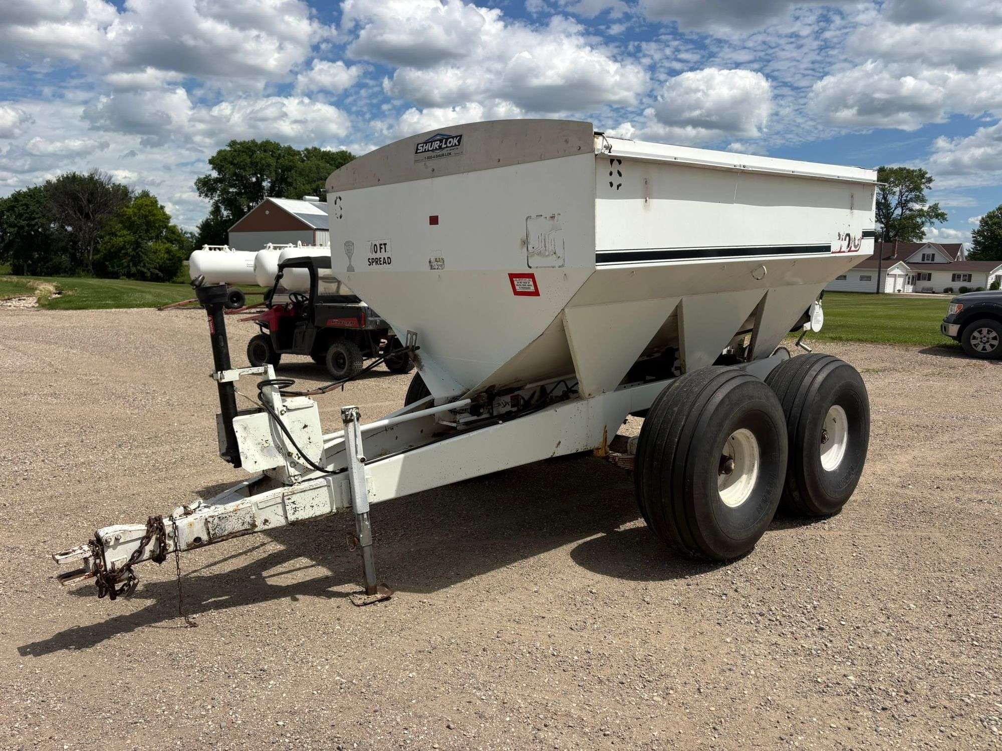 Willmar 800 Equipment Image0