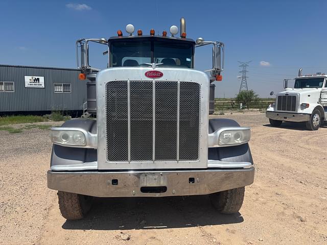 Image of Peterbilt 388 equipment image 1