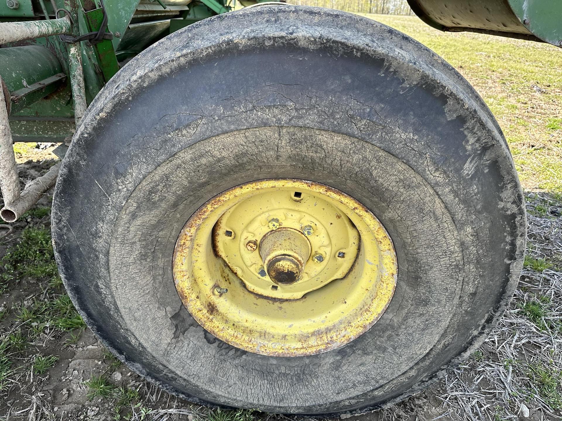 Main image John Deere 4400 8