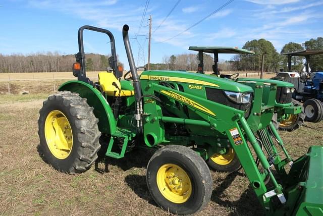 Image of John Deere 5045E equipment image 2