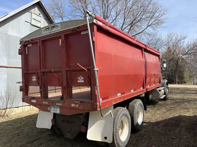 Image of International 9370 equipment image 3