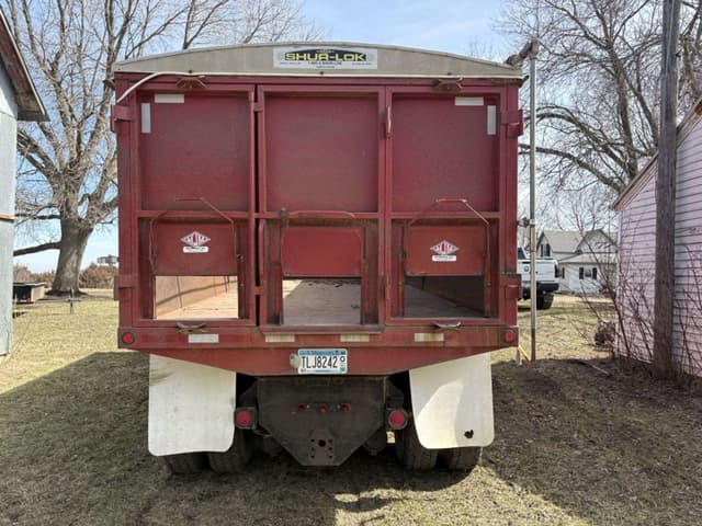 Image of International 9370 equipment image 4