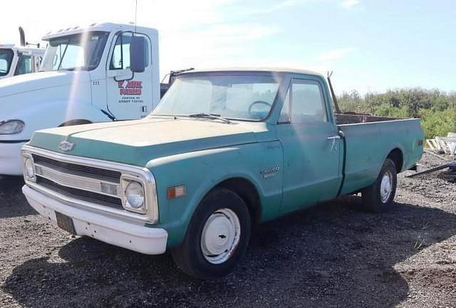 Image of Chevrolet C10 equipment image 2