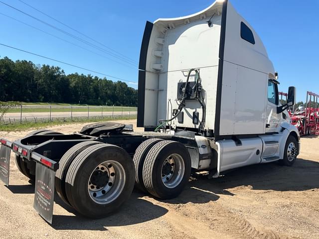 Image of Peterbilt 579 equipment image 4