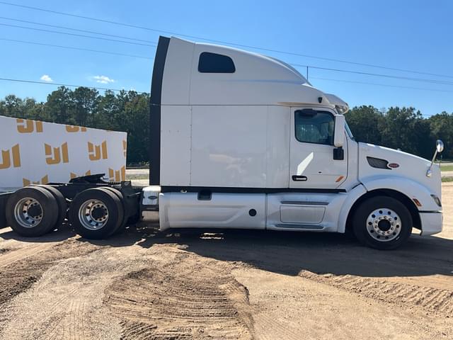 Image of Peterbilt 579 equipment image 3
