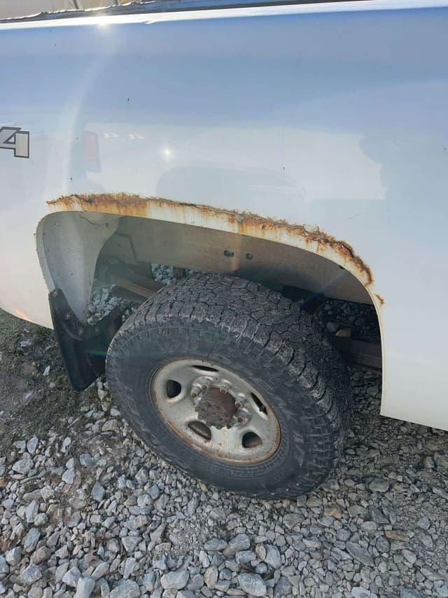 Image of Chevrolet 2500HD equipment image 4