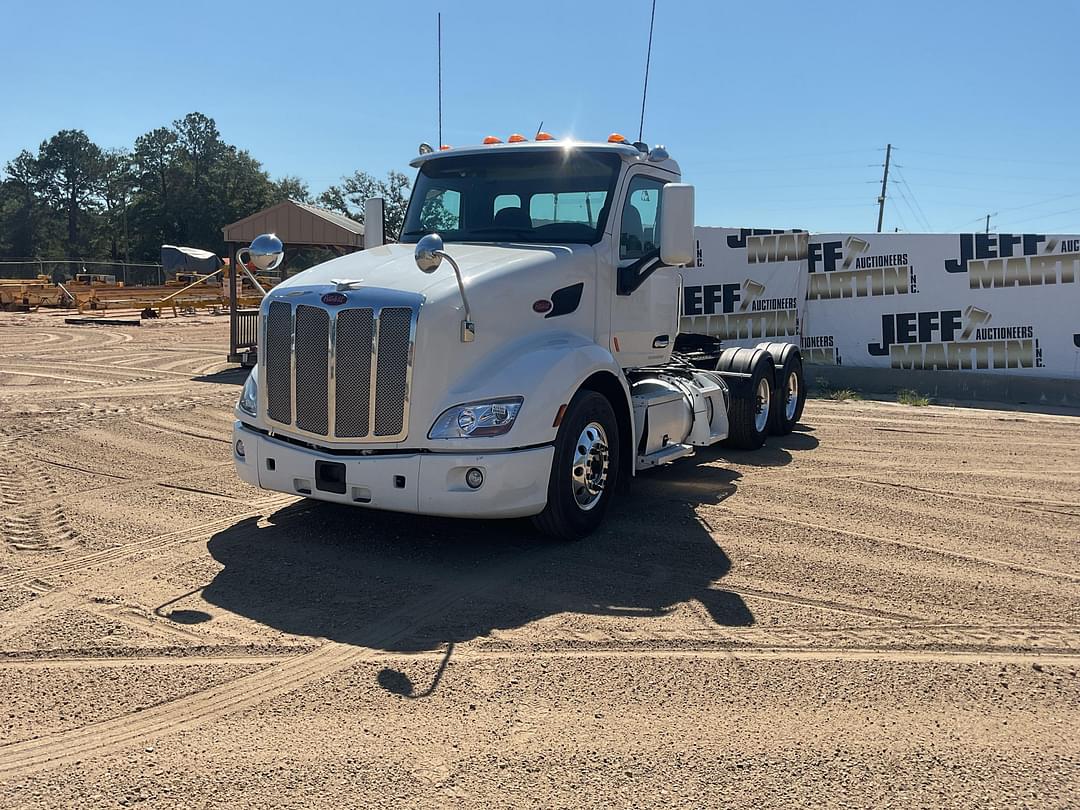 Image of Peterbilt 579 Primary image