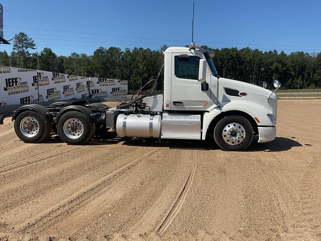 Image of Peterbilt 579 equipment image 3