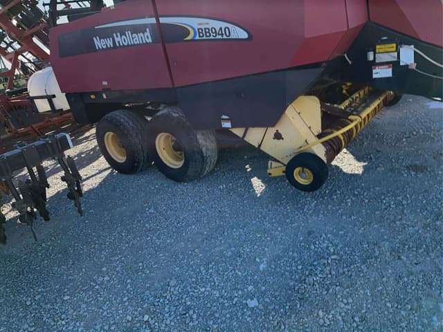 Image of New Holland BB940A equipment image 3