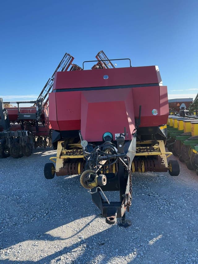 Image of New Holland BB940A equipment image 1